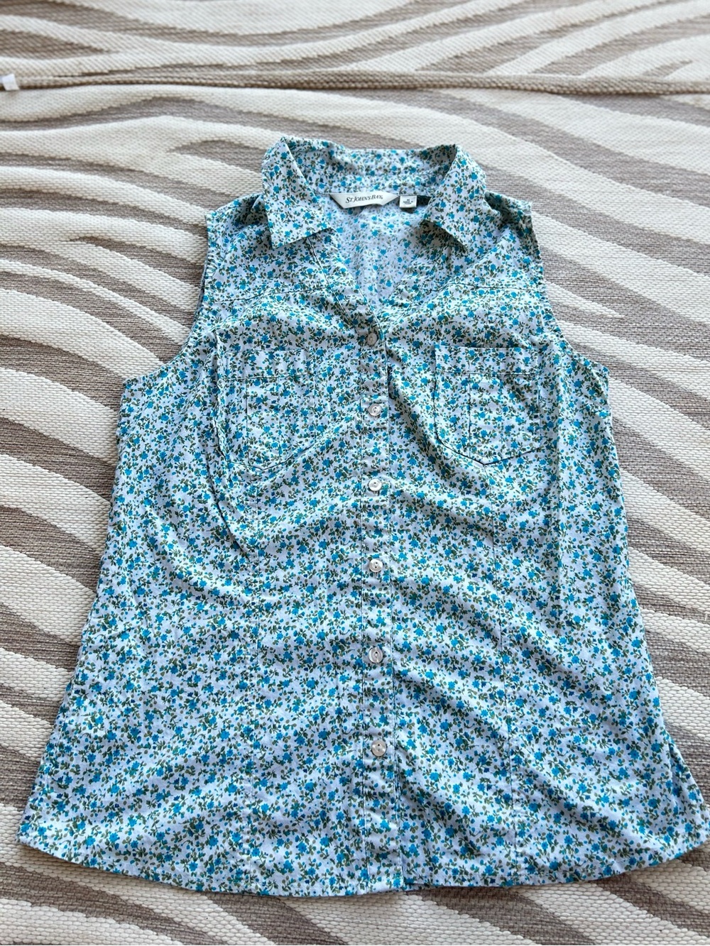 St. John's Bay Blue and Green Floral Button-Front Sleeveless Top 100% cotton